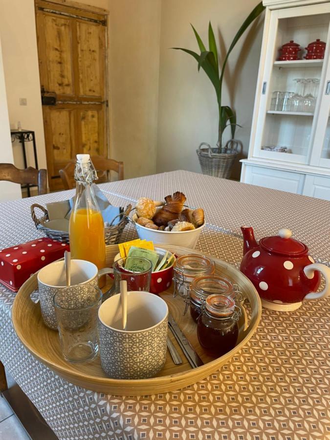 Mas De La Forge Noguier Bed & Breakfast Vergèze Dış mekan fotoğraf