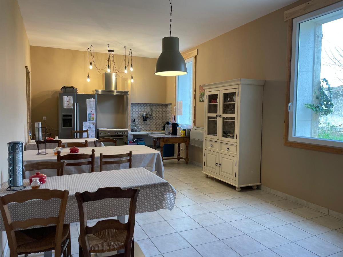 Mas De La Forge Noguier Bed & Breakfast Vergèze Dış mekan fotoğraf